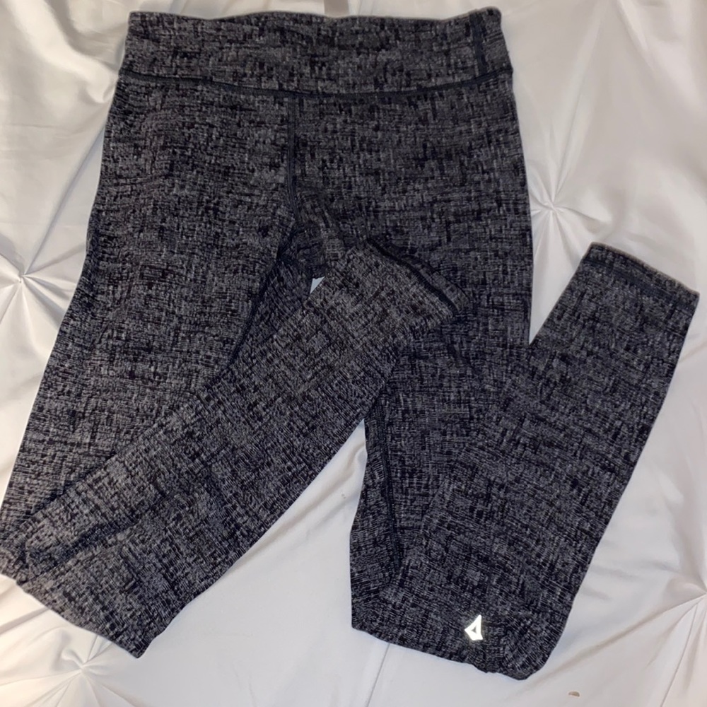 grey ivivva leggings